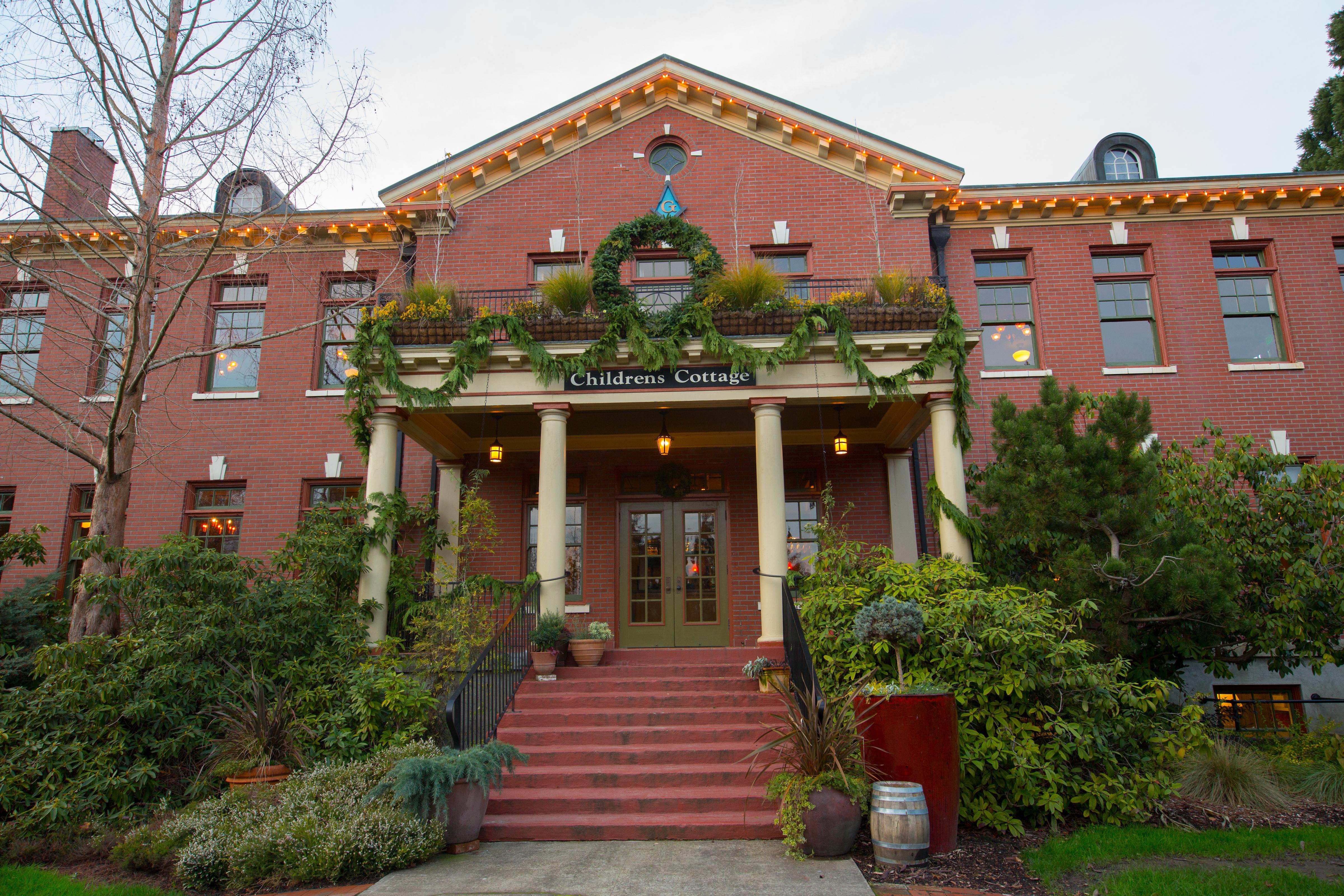 Mcmenamins Grand Lodge Форест-Гроув Екстер'єр фото